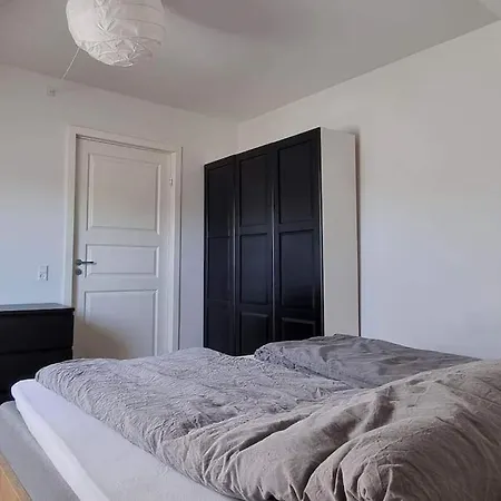 Newly Renovated, Great Location Apartment Aalborg