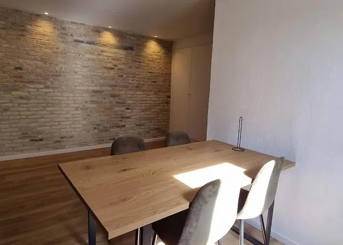 Newly Renovated, Great Location Aalborg